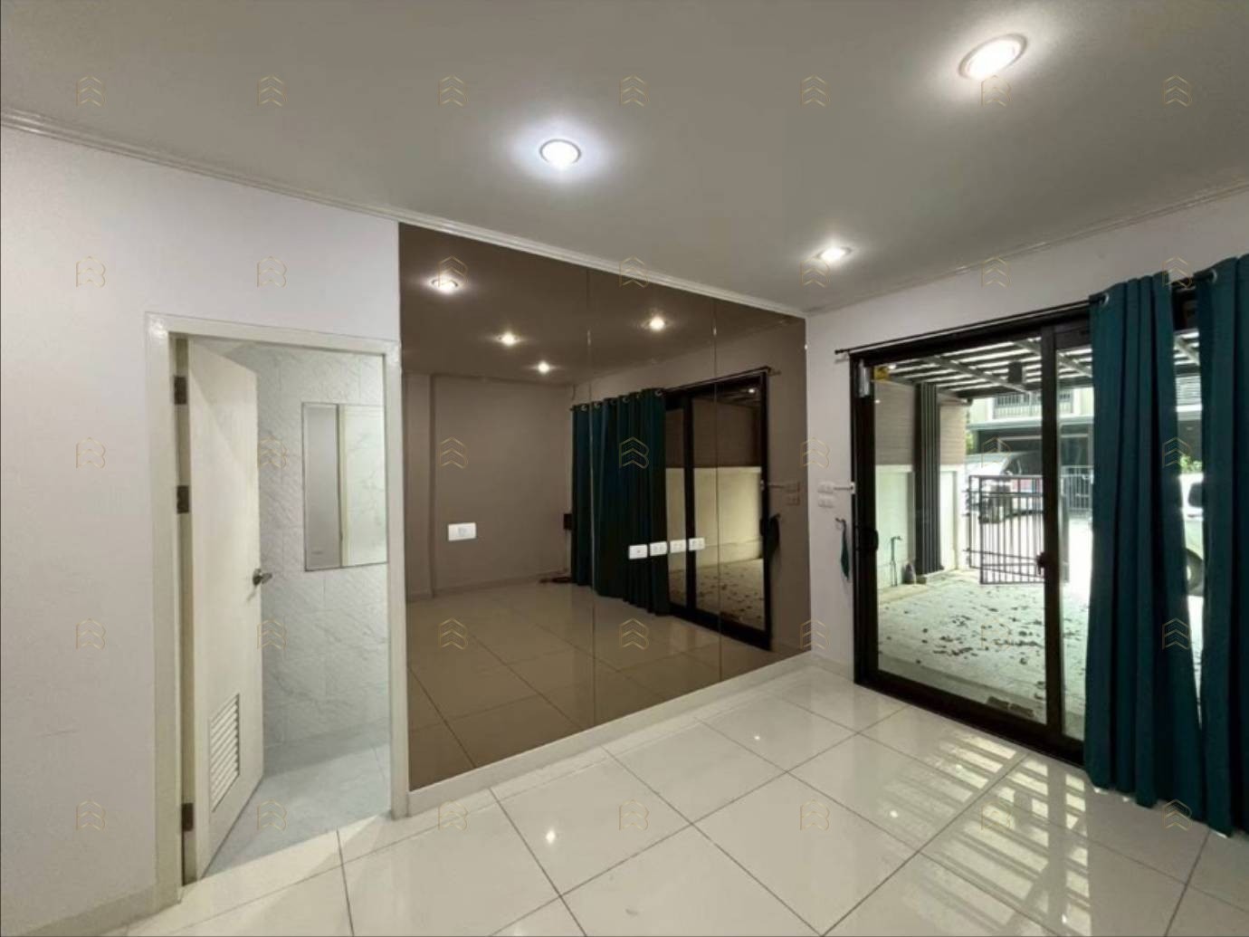 ขายทาวน์โฮม 3 ชั้น ศุภาลัย เออร์บานา แจ้งวัฒนะ-ปากเกร็ด 17.6 ตร.ว. ทำเลดี ใกล้ รร.สวนกุหลาบนนทบุรี - Image 10