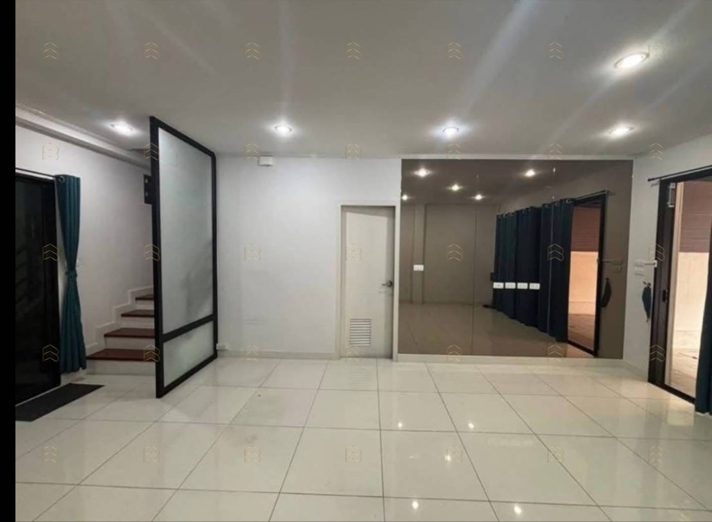 ขายทาวน์โฮม 3 ชั้น ศุภาลัย เออร์บานา แจ้งวัฒนะ-ปากเกร็ด 17.6 ตร.ว. ทำเลดี ใกล้ รร.สวนกุหลาบนนทบุรี - Image 9