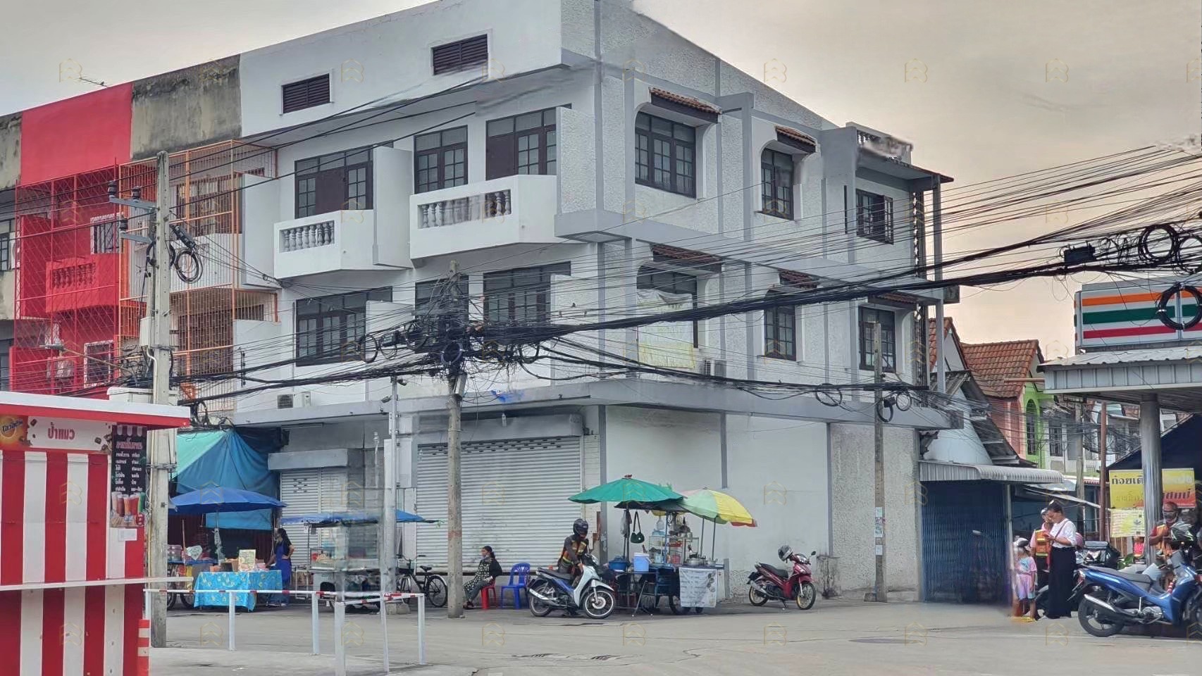 ขายตึกแถว 3 ชั้น 2 คูหาตีทะลุ หลังมุม มบ.สุขสันต์ 3 บางแค-หนองใหญ่ 42 ตร.ว. ทำเลค้าขายตรงข้าม 7-11 - Image 2