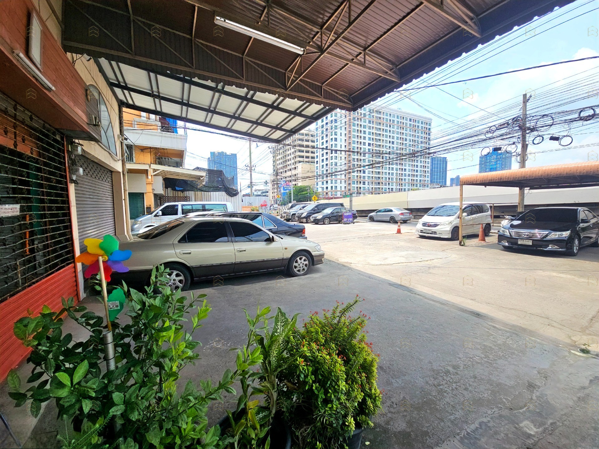 ขายตึกแถว 3.5 ชั้น ติดถนนรัชดาภิเษก-ตลาดพลู 22.6 ตร.ว. ตรงข้ามตลาดเฟิร์สวัน ใกล้ BTS - Image 9