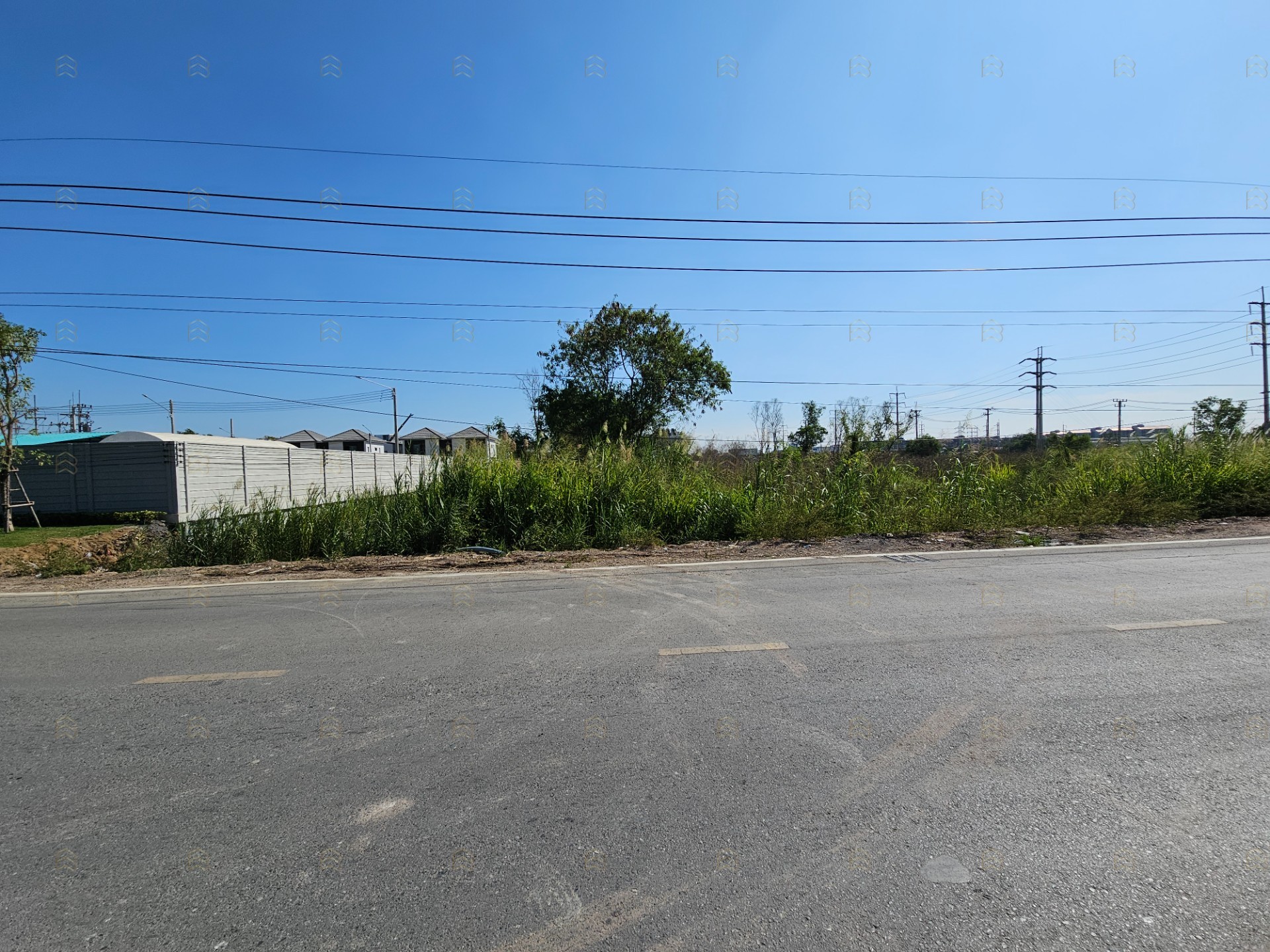 ขายที่ดินแปลงสวย 5 ไร่ รูปสี่เหลี่ยมจัตุรัส ทำเลทองคลองหลวง ใกล้ ม.ธรรมศาสตร์รังสิต เหมาะทำโครงการจัดสรรและหอพัก - Image 9