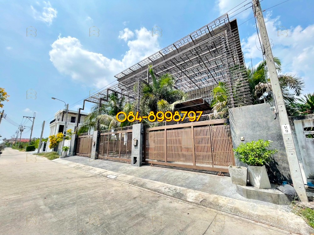 ขาย บ้านแฝดสุดหรู ปลูกเอง 3 ชั้น ใกล้เมืองทองธานี - Image 3