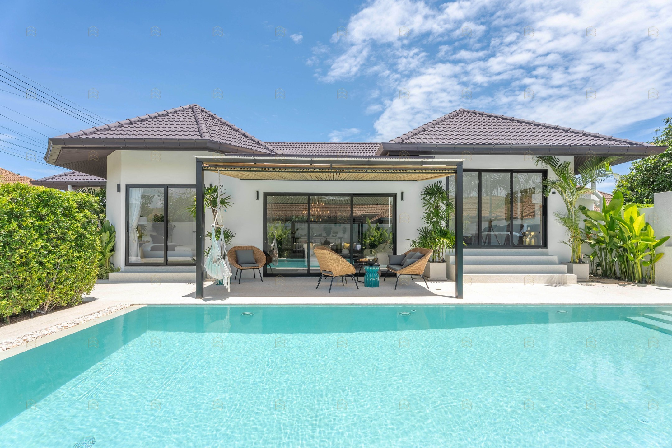 ขาย! Luxury Designer Pool Villa พัทยา 106 ตร.ว. ดีไซน์เหนือระดับ พร้อมสระว่ายน้ำส่วนตัว - Image 1