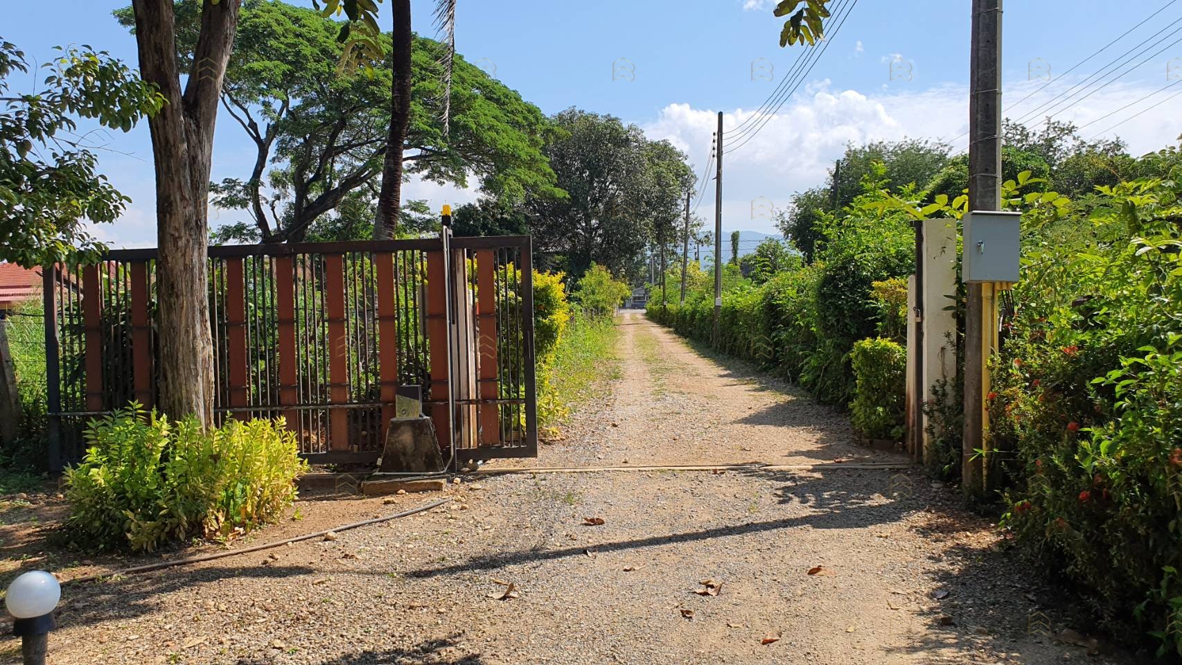 ขายบ้านสวนสไตล์รีสอร์ท ลำปาง 7 ไร่เศษ พร้อมบ้านพักและสิ่งปลูกสร้างครบครัน ใกล้ตัวเมืองเพียง 4 กม. - Image 3