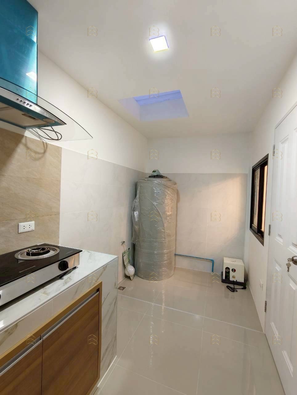 ขายทาวน์เฮาส์ 2 ชั้น หมู่บ้านสมชายพัฒนา บางกรวย แต่งใหม่สไตล์โมเดิร์น วัสดุพรีเมียม พร้อมเฟอร์ฯ และเครื่องครัวครบชุด - Image 10