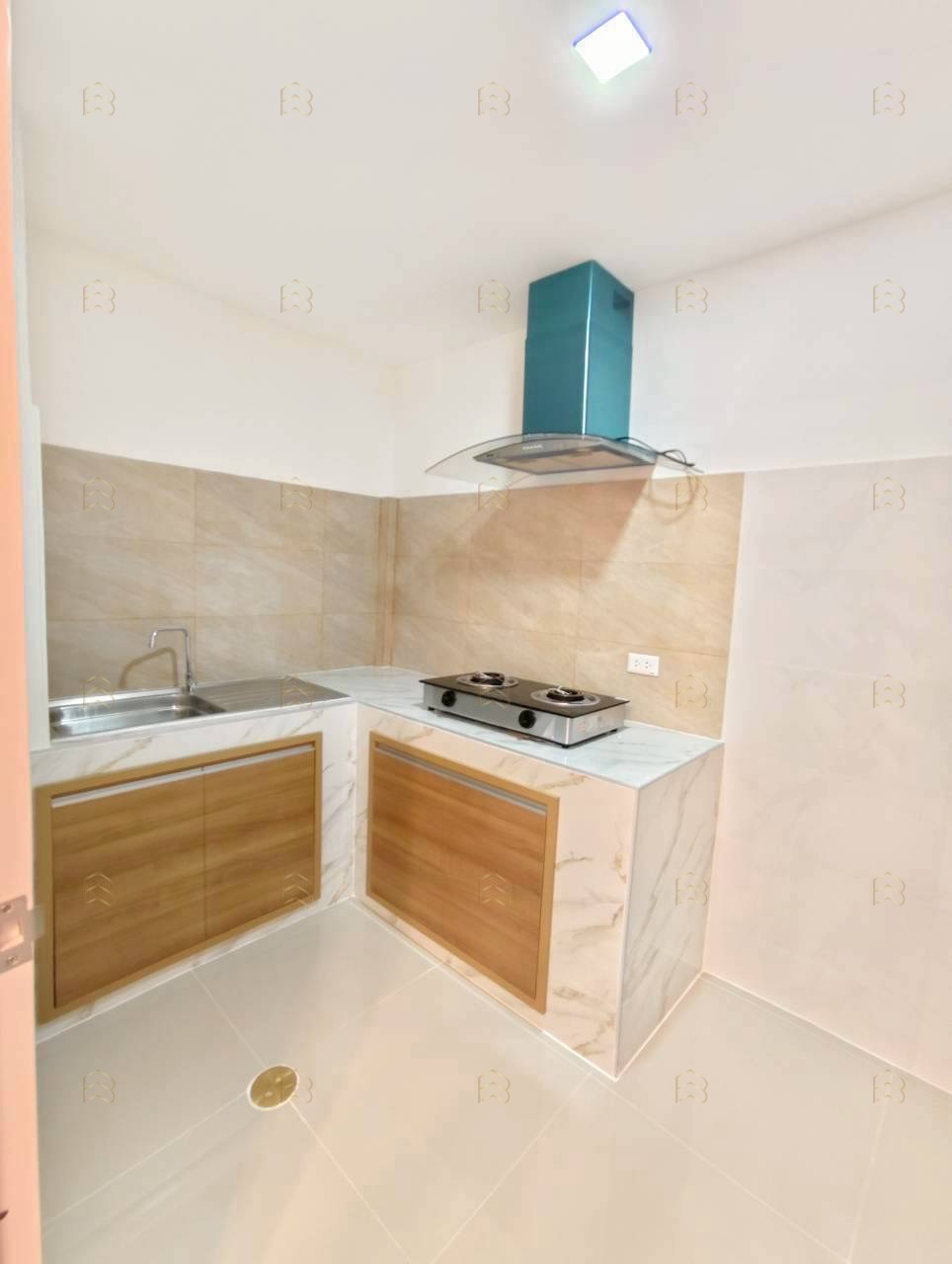 ขายทาวน์เฮาส์ 2 ชั้น หมู่บ้านสมชายพัฒนา บางกรวย แต่งใหม่สไตล์โมเดิร์น วัสดุพรีเมียม พร้อมเฟอร์ฯ และเครื่องครัวครบชุด - Image 9