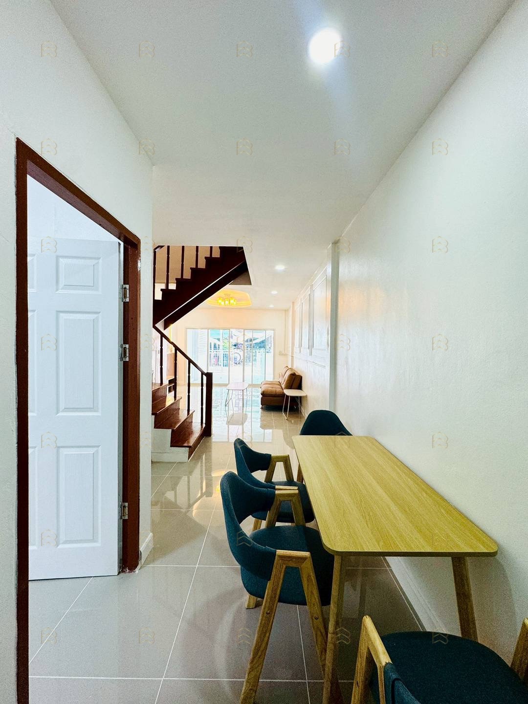 ขายทาวน์เฮ้าส์ 2 ชั้น หมู่บ้านนิวเวิลด์วิลล์ ถนน 340 บางบัวทอง ตกแต่งใหม่พร้อมอยู่ ฟรีโอน! - Image 10