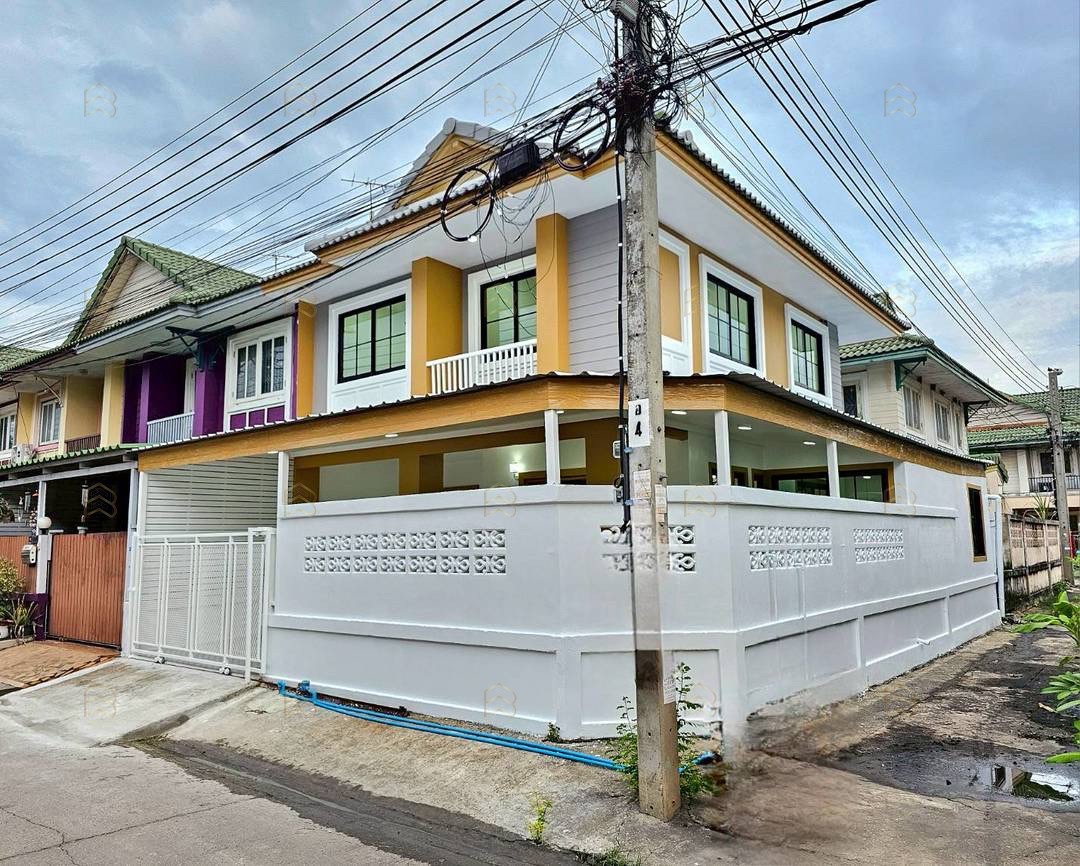 ขายทาวน์เฮ้าส์ 2 ชั้น พฤกษา 10 หลังมุม พื้นที่กว้าง 24 ตร.ว. 4 ห้องนอน แต่งใหม่พร้อมเฟอร์ฯ - Image 2