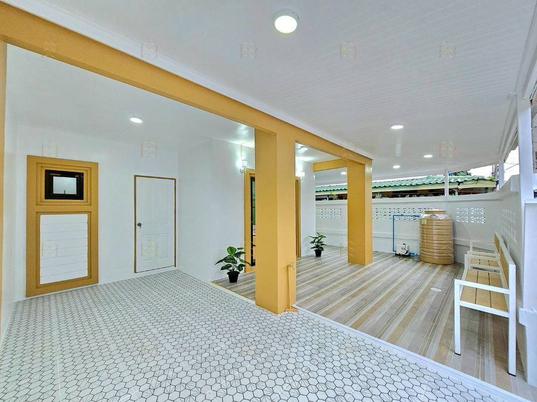 ขายทาวน์เฮ้าส์ 2 ชั้น พฤกษา 10 หลังมุม พื้นที่กว้าง 24 ตร.ว. 4 ห้องนอน แต่งใหม่พร้อมเฟอร์ฯ - Image 3