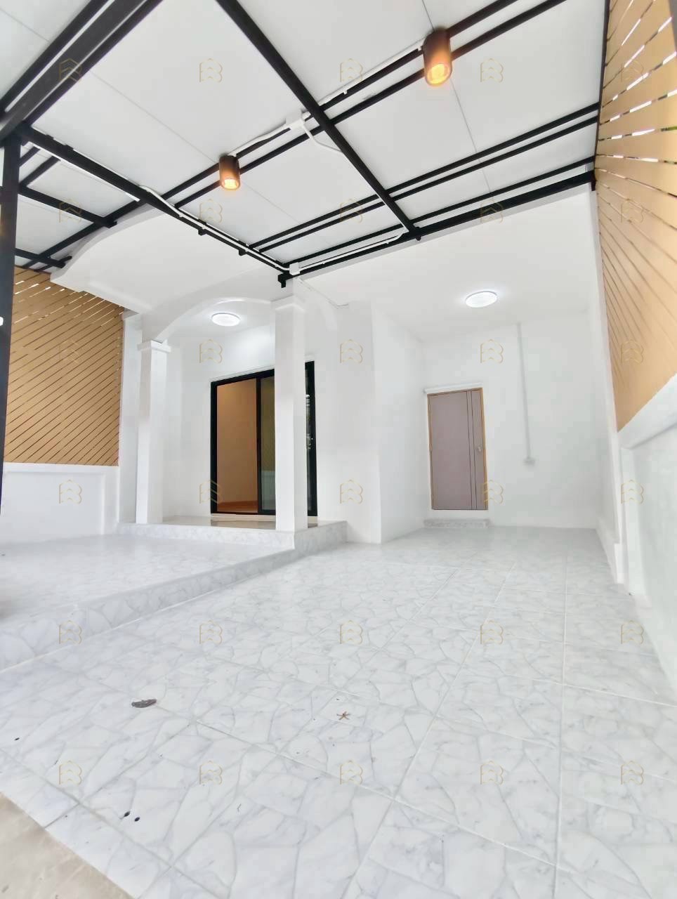 ขายทาวน์เฮ้าส์ 2 ชั้น ลัดดาวิลล์ 1-2 บางกรวย-ไทรน้อย บ้านสวยต้นซอย ใกล้แม็คโครไทรน้อย - Image 2