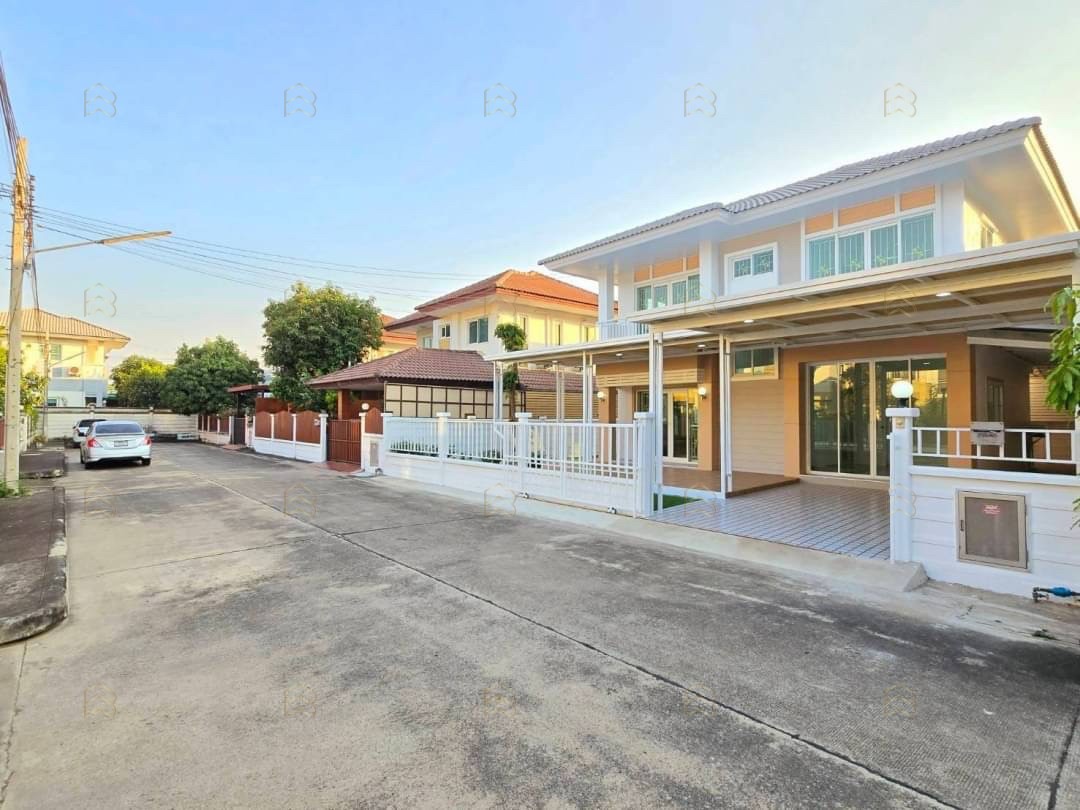 ขายบ้านเดี่ยว 2 ชั้น หมู่บ้านคุณาภัทร 5 บ้านกล้วย-ไทรน้อย 52.5 ตร.ว. แต่งใหม่พร้อมอยู่ มีห้องนอนชั้นล่าง - Image 2