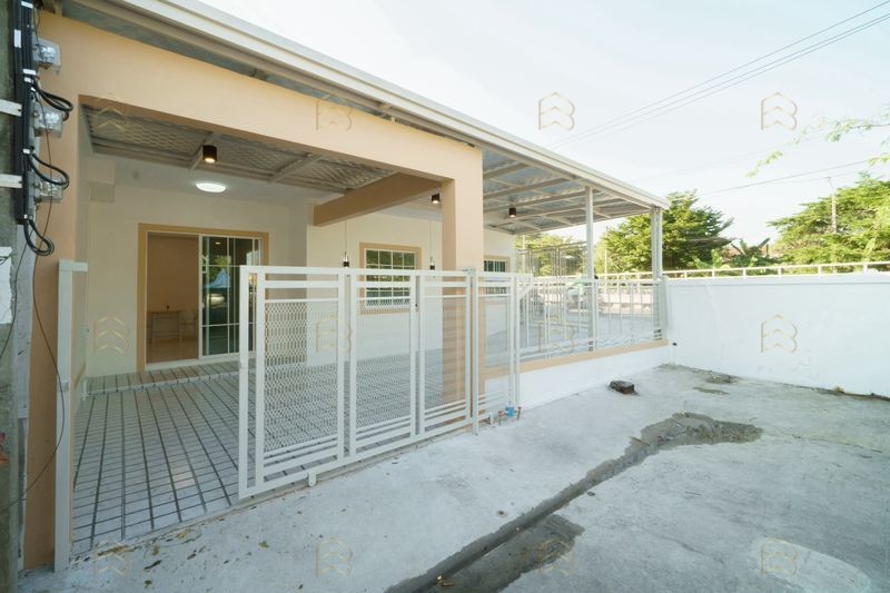 ขายทาวน์เฮ้าส์ชั้นเดียว หลังมุม หมู่บ้านพฤกษา 3 ทำเลทองสำหรับการค้าขาย เข้า-ออกได้ 2 ทาง ติดถนนเลียบคลองนายบาง - Image 2