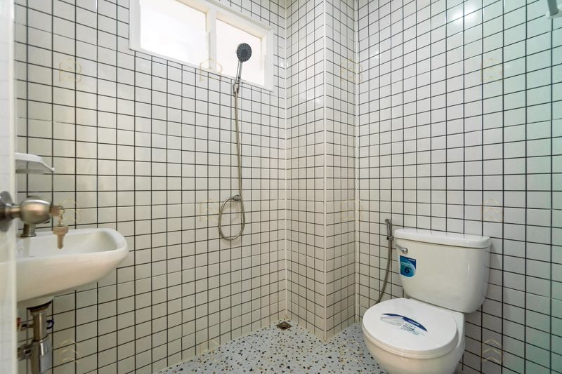 ขายทาวน์เฮ้าส์ 2 ชั้น หมู่บ้านบัวทองธานี ทำเลดีเยี่ยมตรงข้ามสมบัติบุรี ใกล้คิวรถตู้ในหมู่บ้าน ตกแต่งใหม่พร้อมเทอเรส - Image 7