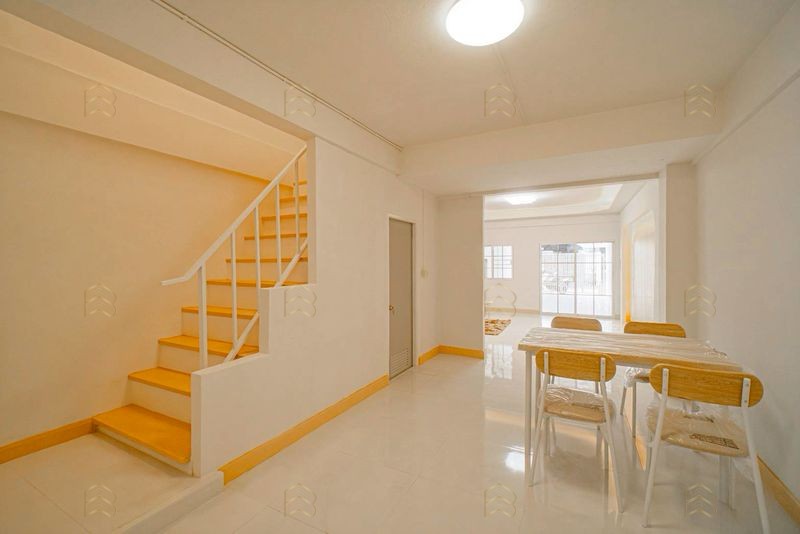 ขายทาวน์เฮาส์ 2 ชั้น หมู่บ้านธารทอง 2 ซอยวัดลาดปลาดุก ทำเลดีเยี่ยมใกล้ปากซอยเพียง 1 กม. ตกแต่งใหม่พร้อมเข้าอยู่ - Image 8