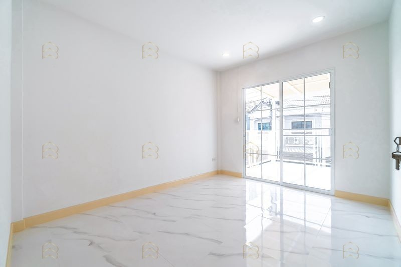 ขายทาวน์เฮ้าส์ 2 ชั้น หมู่บ้านบัวทองธานี ทำเลดีเยี่ยมตรงข้ามสมบัติบุรี ใกล้คิวรถตู้ในหมู่บ้าน ตกแต่งใหม่พร้อมเทอเรส - Image 10