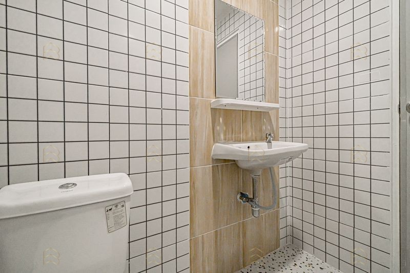 ขายทาวน์เฮ้าส์ 2 ชั้น หมู่บ้านลุมพินี (ติดถนนกาญจนาภิเษก) ทำเลดีเยี่ยมเดินทางสะดวก สภาพแวดล้อมน่าอยู่ พร้อมฟังก์ชันห้องนอนชั้นล่าง - Image 10