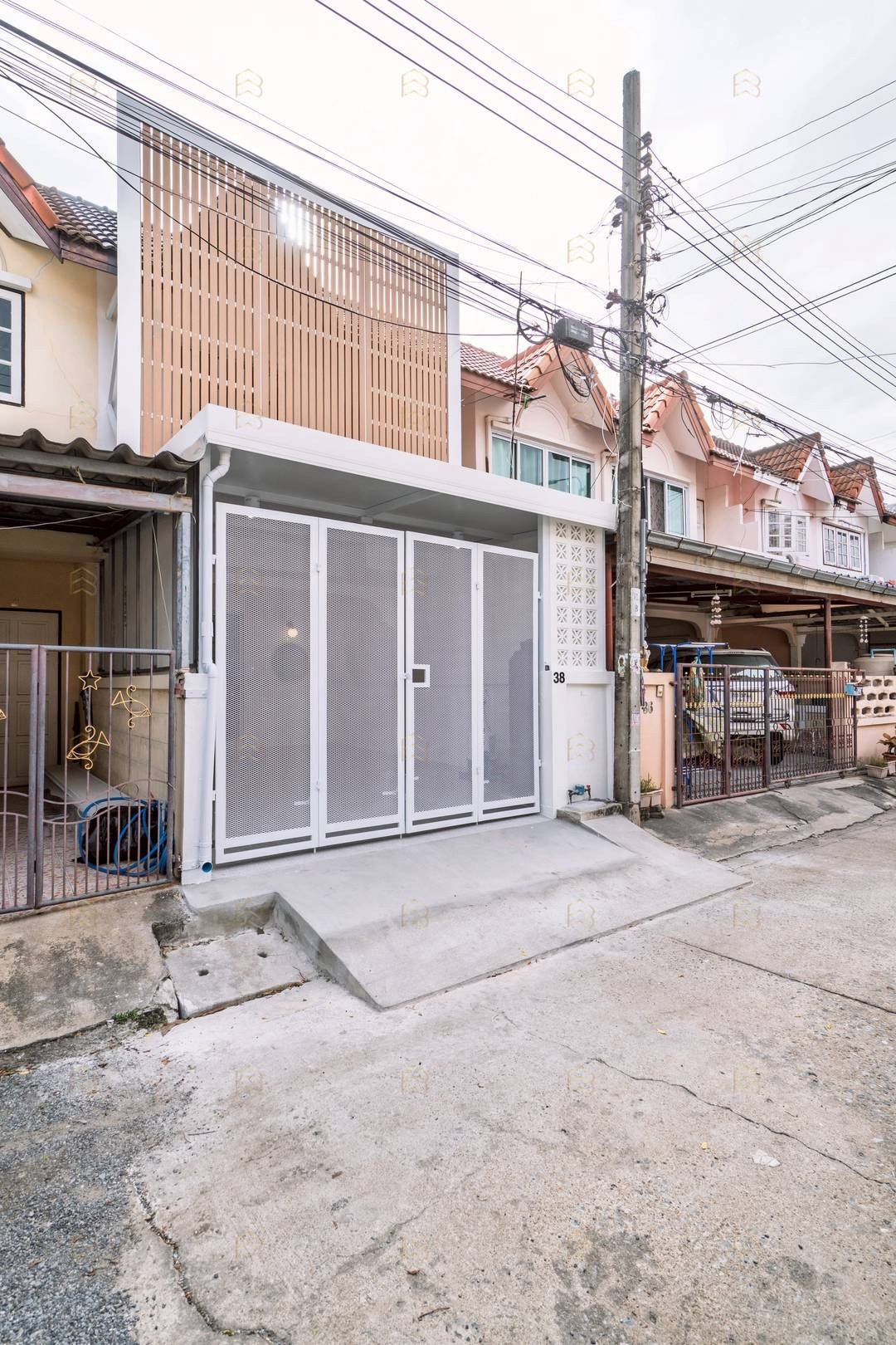 ขายทาวน์เฮาส์ 2 ชั้น ทำเลศักยภาพสนามบินน้ำ ซอยนนทบุรี 46 (ไทยยานนท์ 4) รีโนเวทใหม่สวยกริ๊บพร้อมเข้าอยู่ - Image 2