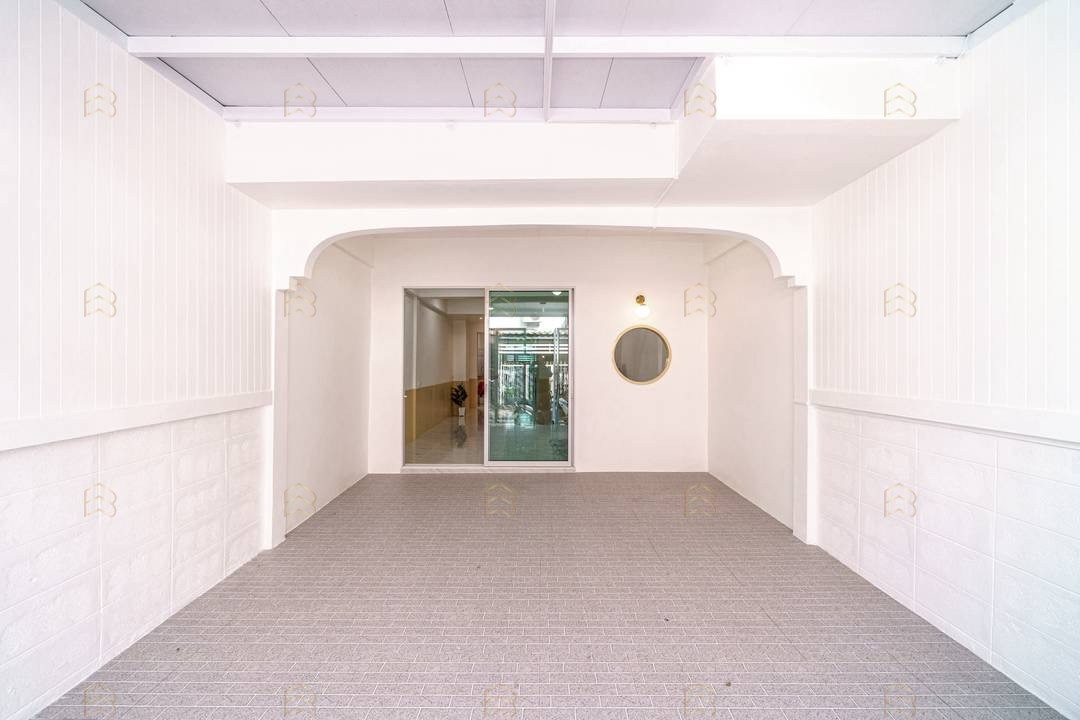 ขายทาวน์เฮาส์ 2 ชั้น ทำเลศักยภาพสนามบินน้ำ ซอยนนทบุรี 46 (ไทยยานนท์ 4) รีโนเวทใหม่สวยกริ๊บพร้อมเข้าอยู่ - Image 3