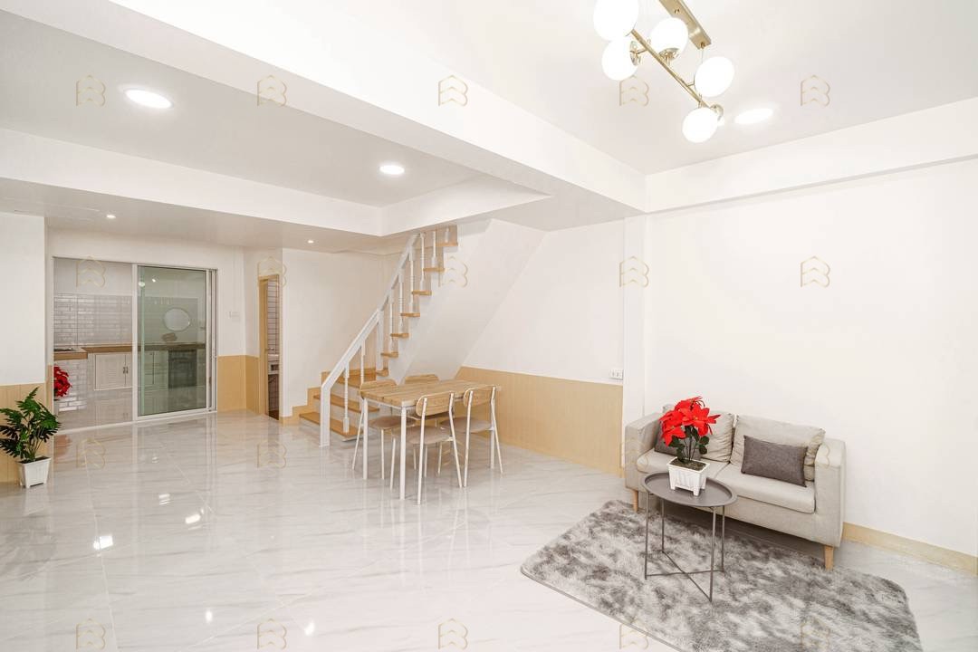 ขายทาวน์เฮาส์ 2 ชั้น ทำเลศักยภาพสนามบินน้ำ ซอยนนทบุรี 46 (ไทยยานนท์ 4) รีโนเวทใหม่สวยกริ๊บพร้อมเข้าอยู่ - Image 5