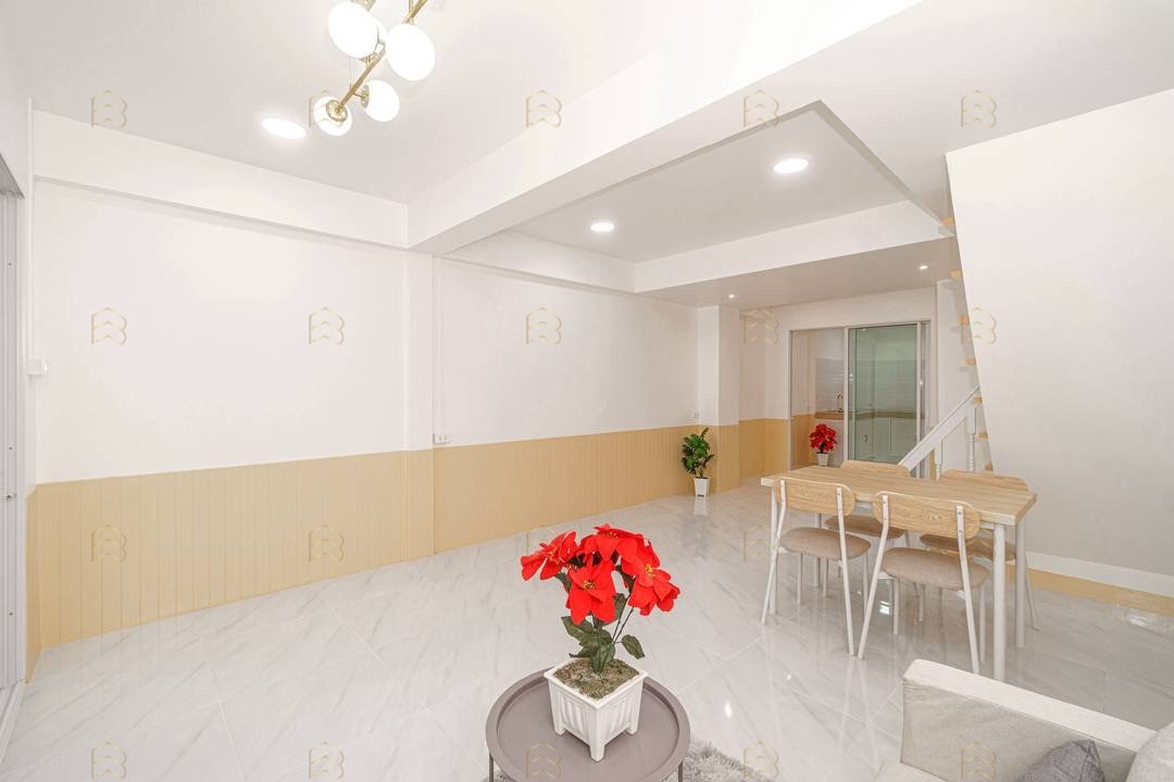 ขายทาวน์เฮาส์ 2 ชั้น ทำเลศักยภาพสนามบินน้ำ ซอยนนทบุรี 46 (ไทยยานนท์ 4) รีโนเวทใหม่สวยกริ๊บพร้อมเข้าอยู่ - Image 7