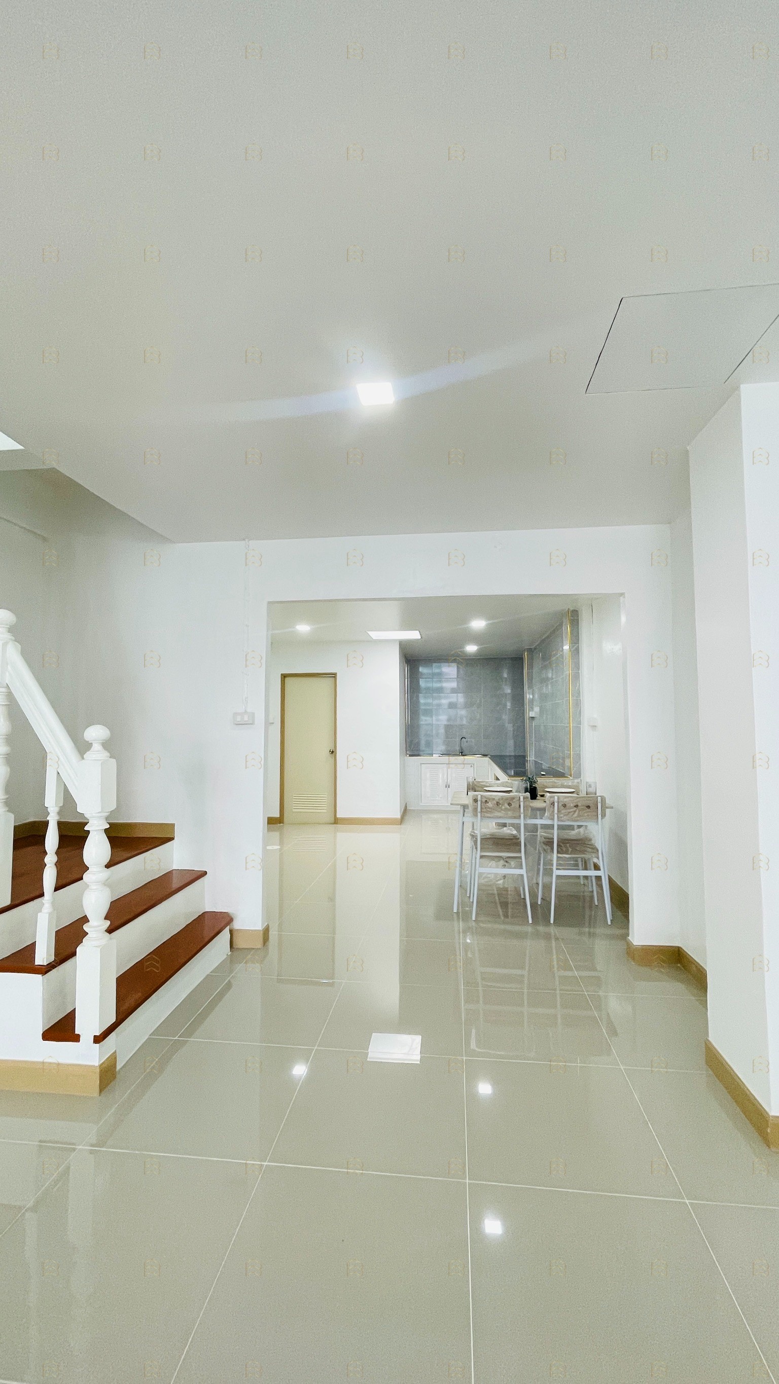 ขายทาวน์เฮ้าส์ 2 ชั้น หมู่บ้านหงส์ประยูร 1 ใกล้รถไฟฟ้าแยกบางพลู แต่งใหม่พร้อมเฟอร์ฯ ฟรีโอน - Image 10