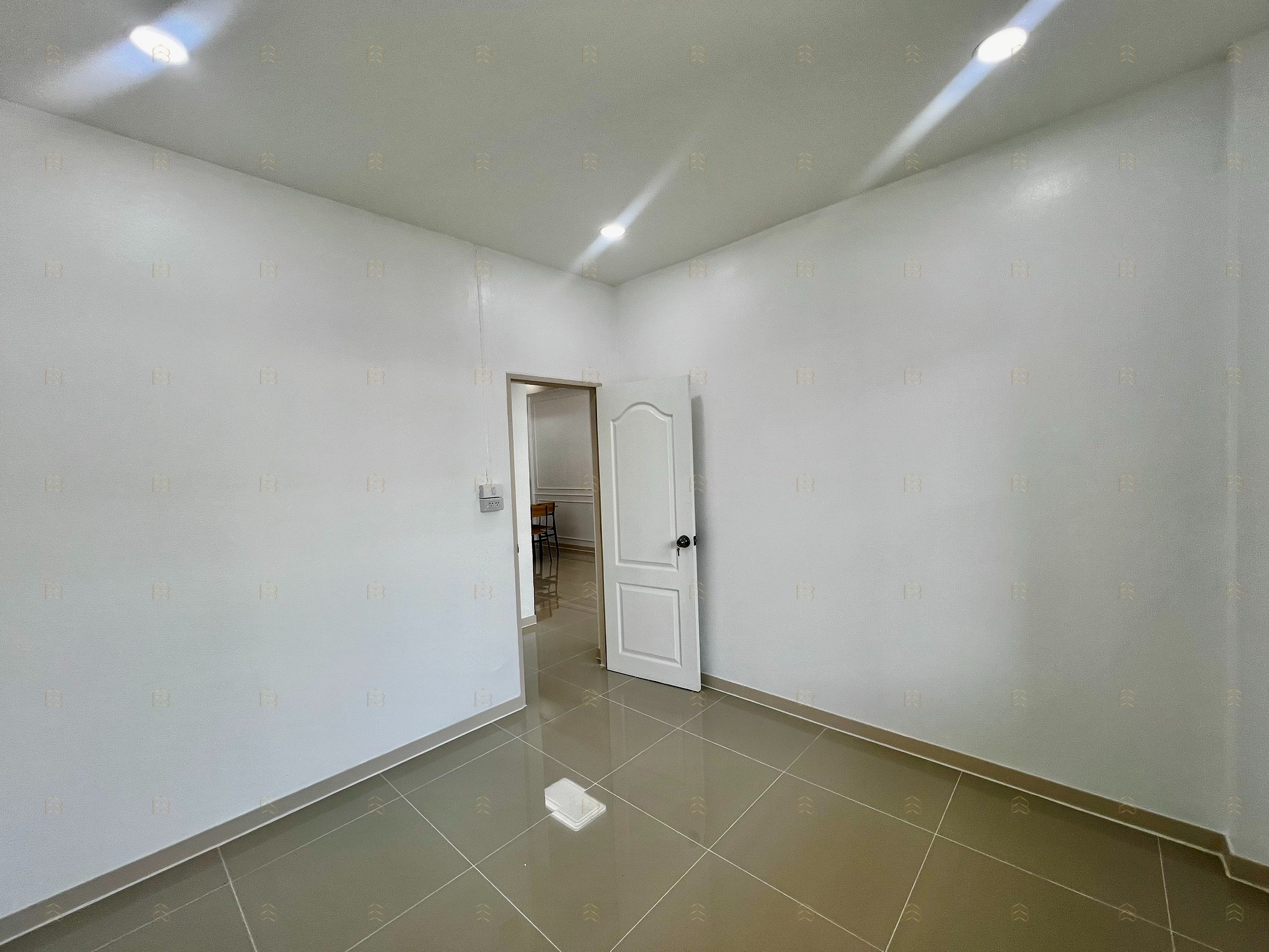 ขายทาวน์เฮ้าส์ชั้นเดียว หมู่บ้านร่มเงาไม้ วัดลาดปลาดุก แต่งใหม่พร้อมอยู่ ฟรีเฟอร์ฯ และโอน - Image 8