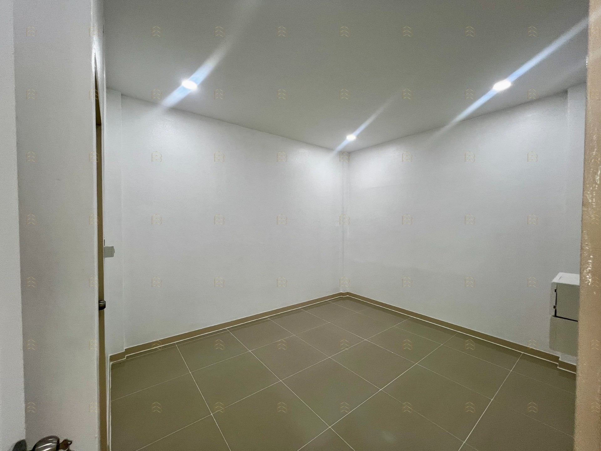 ขายทาวน์เฮ้าส์ชั้นเดียว หมู่บ้านร่มเงาไม้ วัดลาดปลาดุก แต่งใหม่พร้อมอยู่ ฟรีเฟอร์ฯ และโอน - Image 10