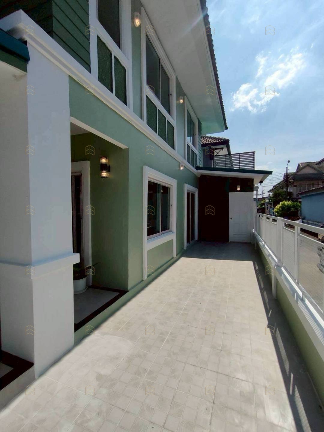 ขายทาวน์เฮาส์ 2 ชั้น พฤกษา 18/1 ซอยแก้วอินทร์-บางใหญ่ หลังมุม พื้นที่เยอะ 25.4 ตร.ว. แต่งใหม่พร้อมเคาน์เตอร์บาร์ - Image 3