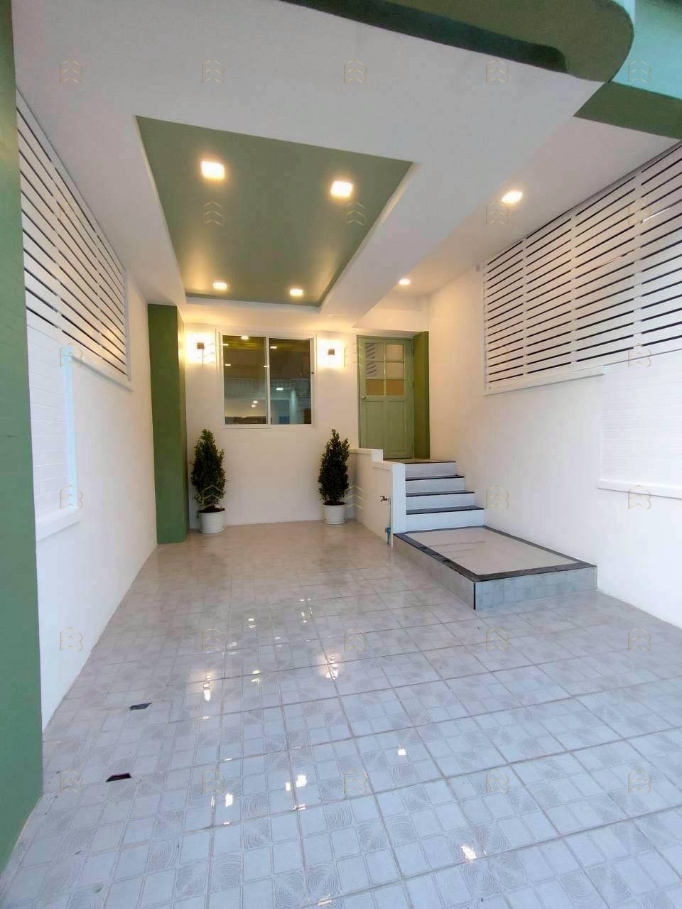 ขายทาวน์โฮม 3 ชั้น เกล้ารัตนา-ธนกาญจน์ บางใหญ่ รีโนเวทใหม่ ติด MRT สามแยกบางใหญ่ ใกล้ Westgate - Image 2