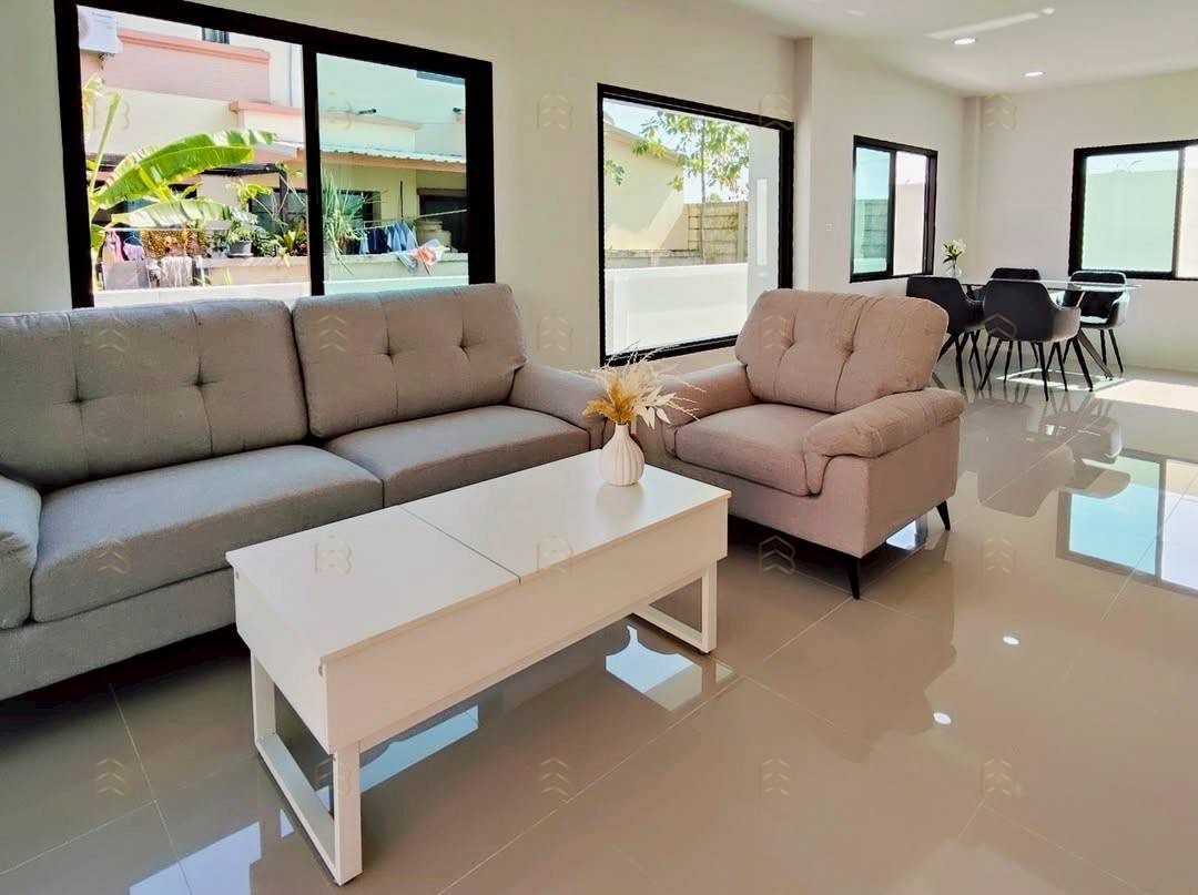 ขายบ้านแฝดหลังมุม สไตล์บ้านเดี่ยว หมู่บ้านชวนชมพาร์ค บางบัวทอง-ไทรน้อย ราคาพิเศษ! - Image 5