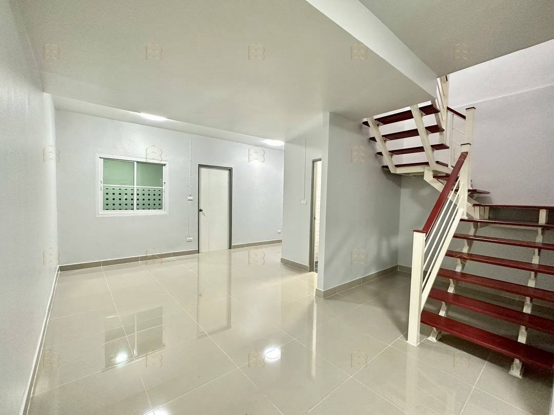 ขายทาวน์เฮ้าส์ 2 ชั้น พฤกษา 45 ถนนวัดลาดปลาดุก แต่งใหม่พร้อมอยู่ เดินทางสะดวก พิเศษเพิ่มได้เป็น 4 นอน! - Image 9