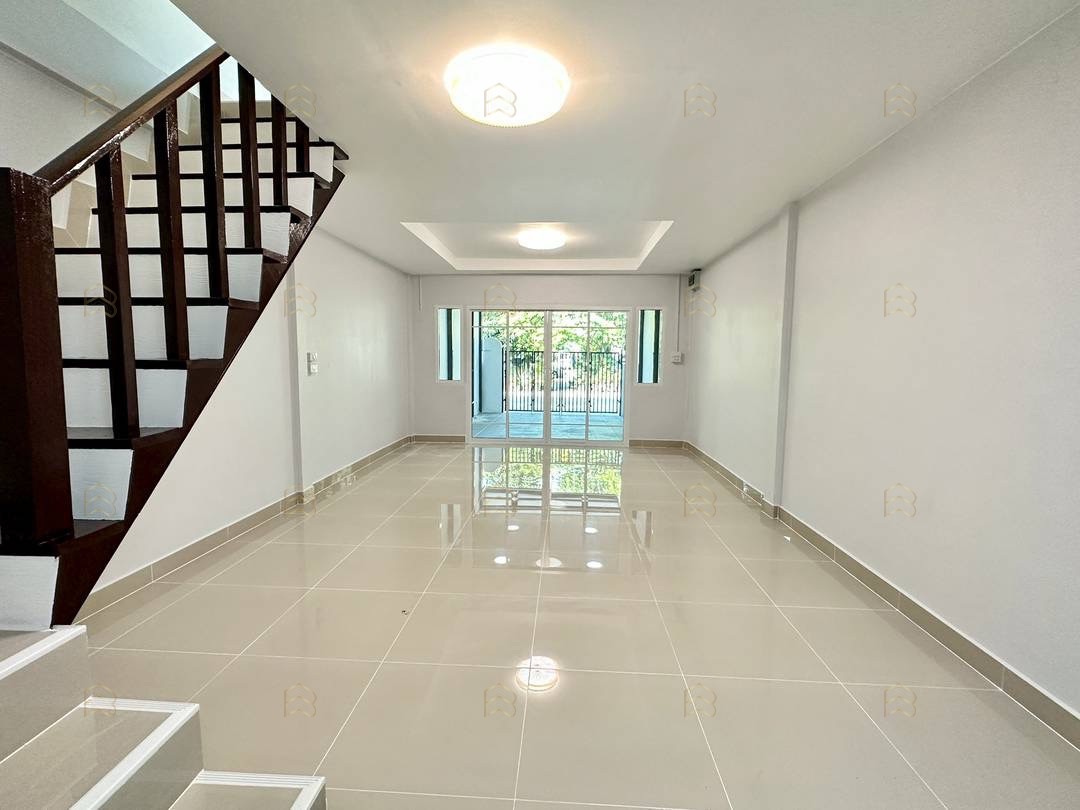 ขายทาวน์เฮาส์ 2 ชั้น หมู่บ้านรัตนาธิเบศร์ ทำเลทองติดเซ็นทรัลเวสต์เกต และ MRT 2 สถานี หน้าบ้านเป็นสวน - Image 8