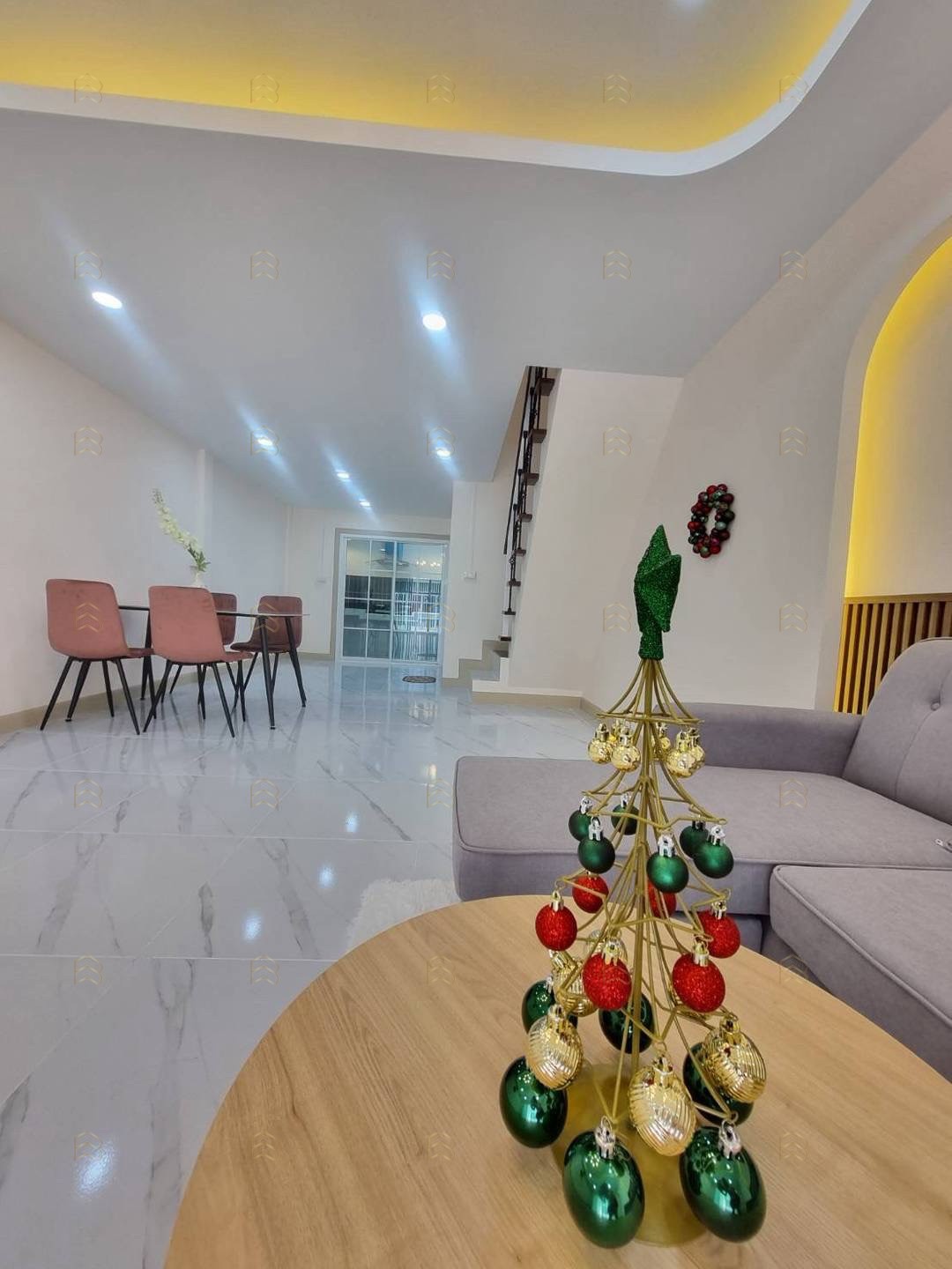 ขายทาวน์เฮาส์ 2 ชั้น หมู่บ้านรัตนาธิเบศร์ ทำเลดีที่สุด ติด Central Westgate และรถไฟฟ้า MRT 2 สถานี - Image 2