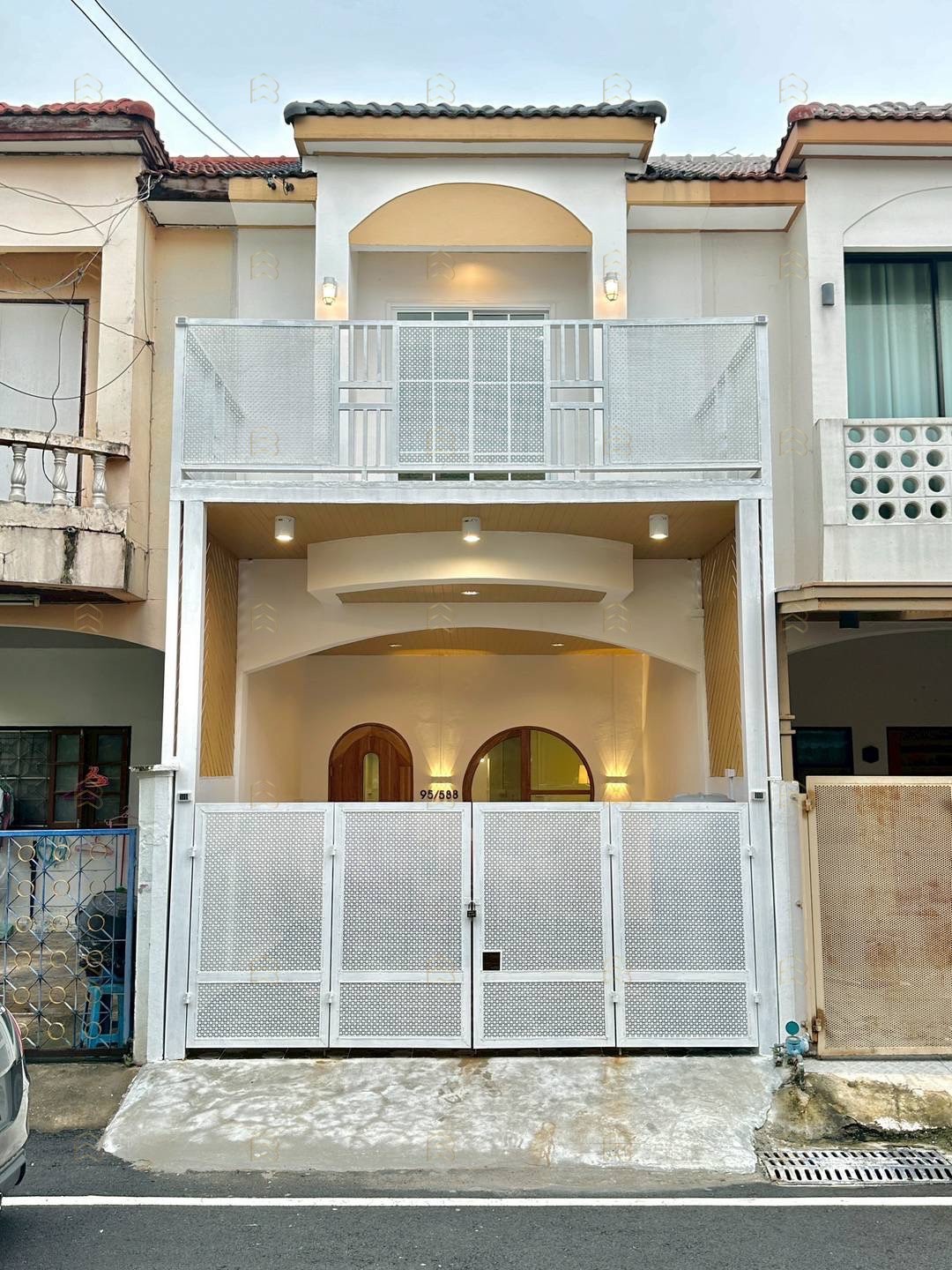 ขายทาวน์เฮาส์ 2 ชั้น หมู่บ้านบัวทอง 1 ติดรถไฟฟ้าสถานีคลองบางไผ่ ตกแต่งใหม่สไตล์มินิมอลคาเฟ่ - Image 5