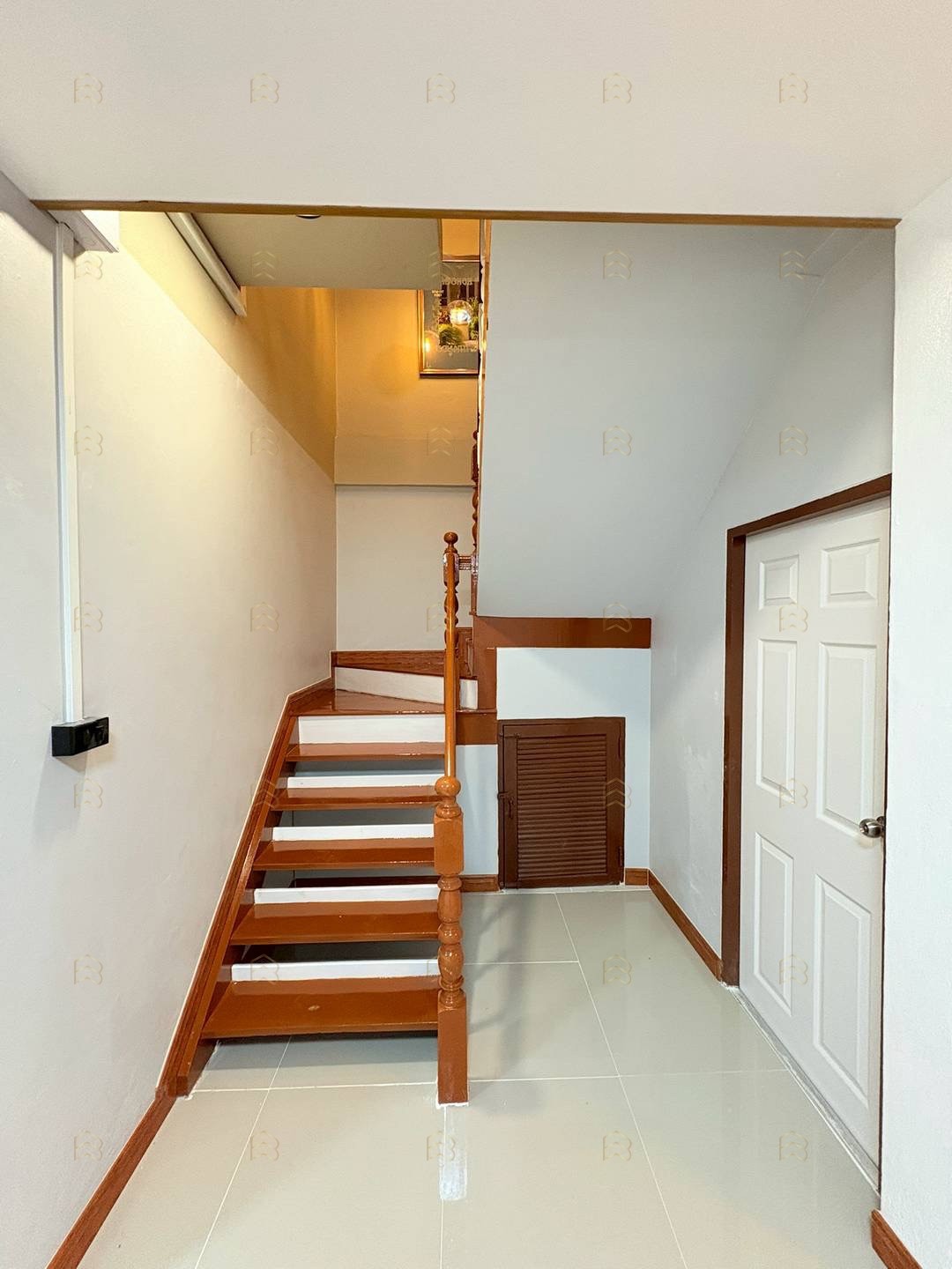 ขายทาวน์เฮ้าส์ 2 ชั้น หมู่บ้านลภาวัน 8 ทำเลชัยพฤกษ์-ราชพฤกษ์ ตกแต่งใหม่พร้อมอยู่ ติดถนนเมน - Image 4