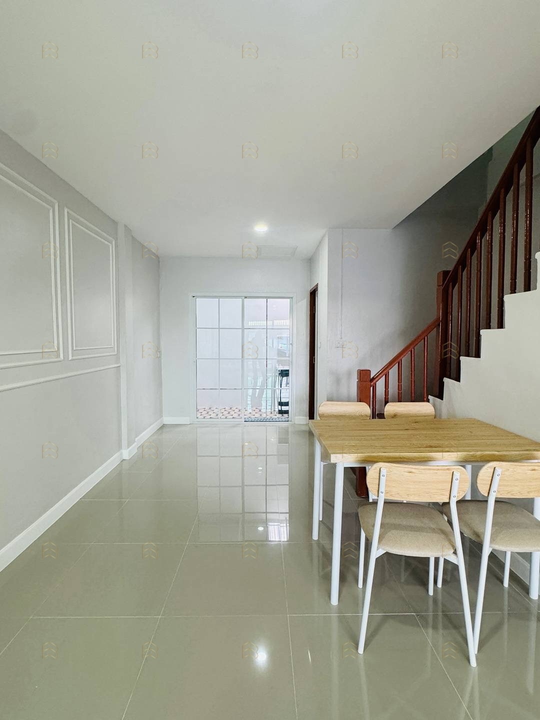 ขายทาวน์เฮ้าส์ 2 ชั้น ปิยวรารมย์ เฟส 2 ถนนบ้านกล้วย-ไทรน้อย ตกแต่งใหม่พร้อมอยู่ ถนนเมน - Image 4