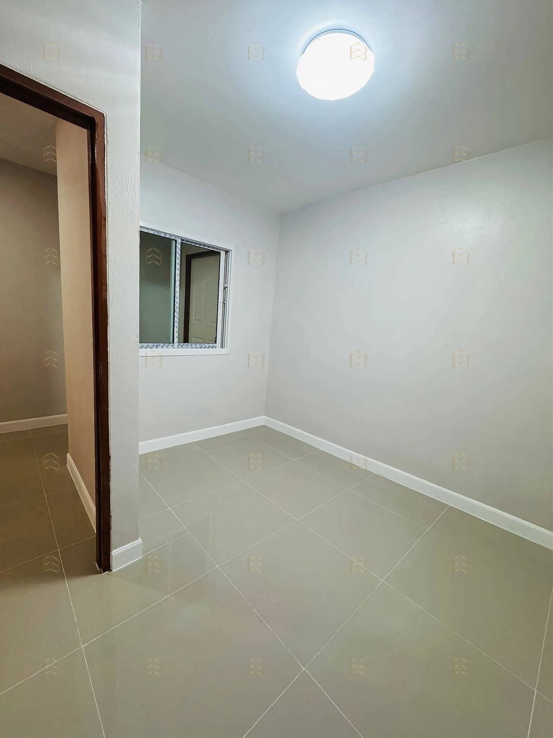 ขายทาวน์เฮ้าส์ 2 ชั้น ปิยวรารมย์ เฟส 2 ถนนบ้านกล้วย-ไทรน้อย ตกแต่งใหม่พร้อมอยู่ ถนนเมน - Image 10