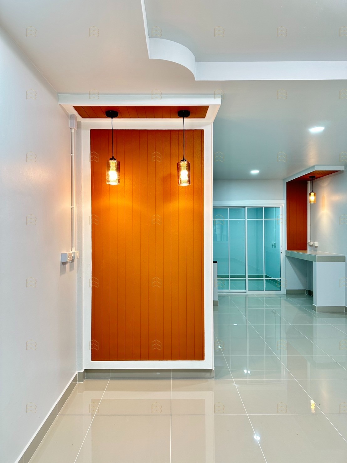 ขายทาวน์เฮ้าส์ 2 ชั้น หมู่บ้านร่มเงาไม้ ถนนเมนค้าขายได้ ตกแต่งใหม่พร้อมระเบียงกว้าง ใกล้รถไฟฟ้า - Image 7