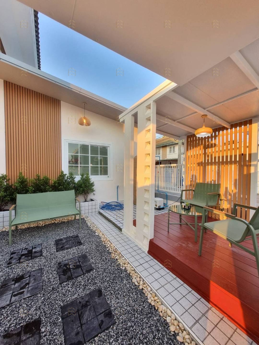 ขายบ้านแฝดหลังมุม พฤกษา 3 ริมคลอง 4 ถนนเมน 5 นอน 3 น้ำ ตกแต่งใหม่พร้อมเฟอร์นิเจอร์ Index - Image 4