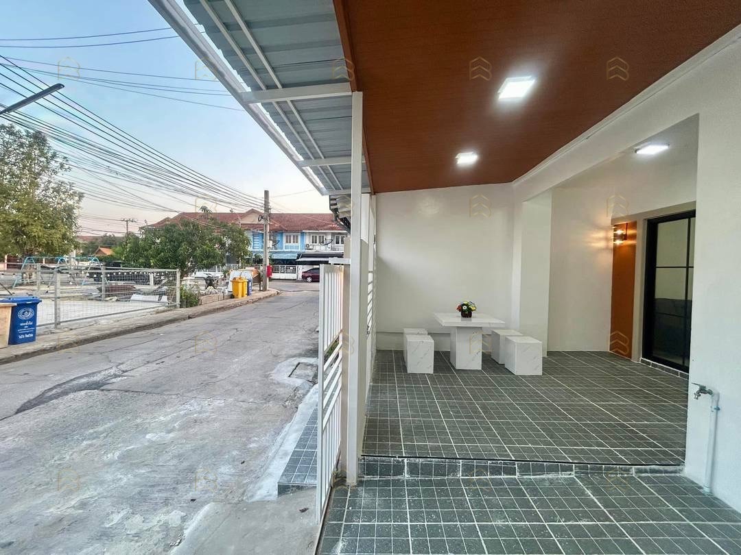 ขายทาวน์เฮ้าส์ 2 ชั้น พฤกษา 10 ถนนเมนค้าขายได้ หน้าสวนสาธารณะ หลังบ้านวิวทุ่งนา ลมเย็นสบาย - Image 3