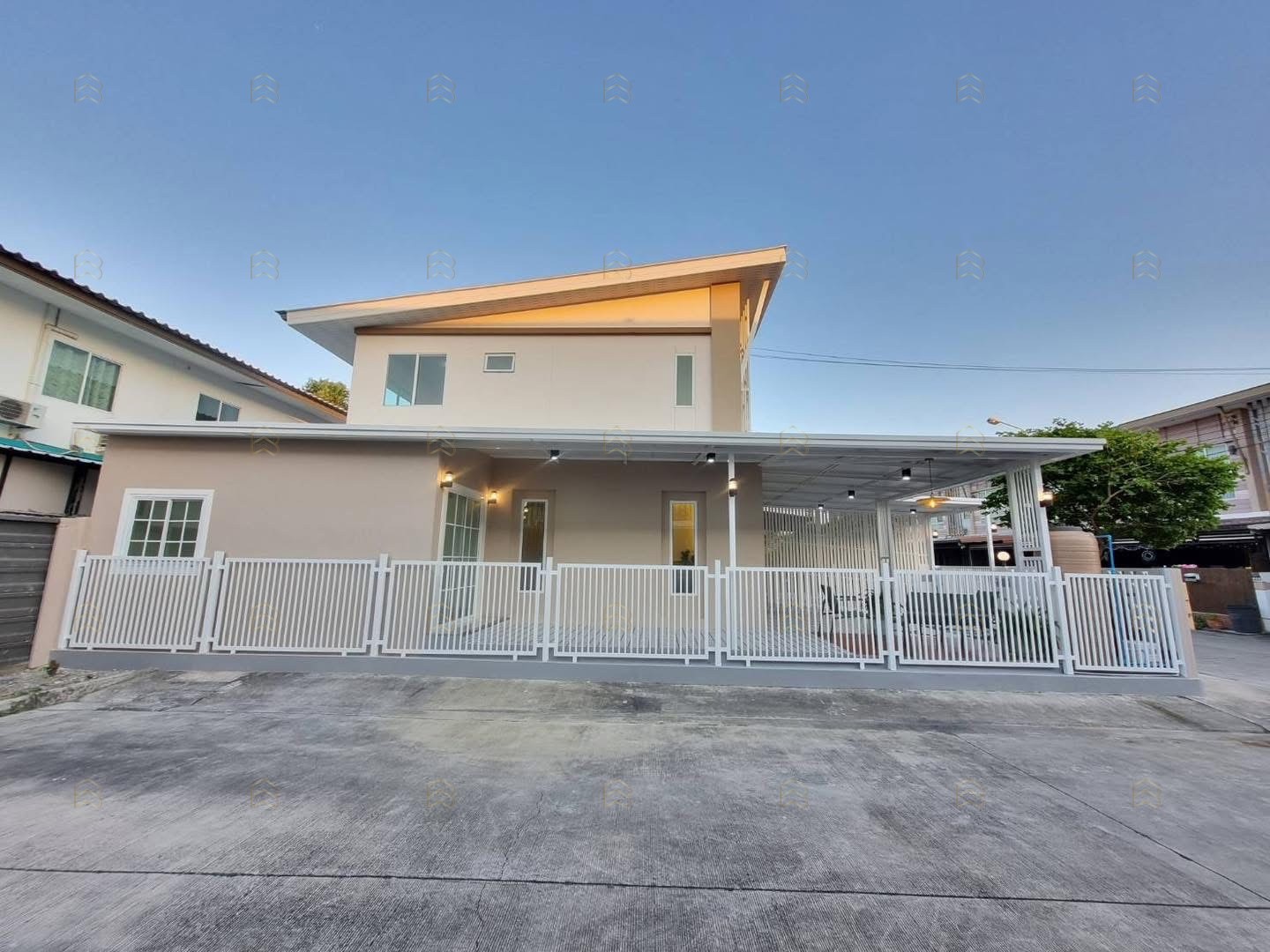 ขายทาวน์เฮาส์หลังมุม พฤกษาไพร์ม ซอยกันตนา 32.1 ตร.ว. ตกแต่งใหม่พร้อมเฟอร์นิเจอร์ Index ครบชุด - Image 2