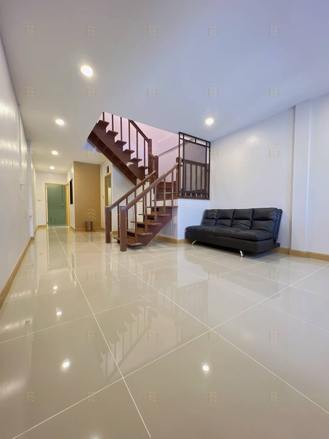 ขายทาวน์เฮ้าส์ 2 ชั้น หมู่บ้านบุศรินทร์ บางบัวทอง ตกแต่งใหม่พร้อมอยู่ โครงการแลนด์ แอนด์ เฮ้าส์ ใกล้รถไฟฟ้าแยกบางพลู - Image 4