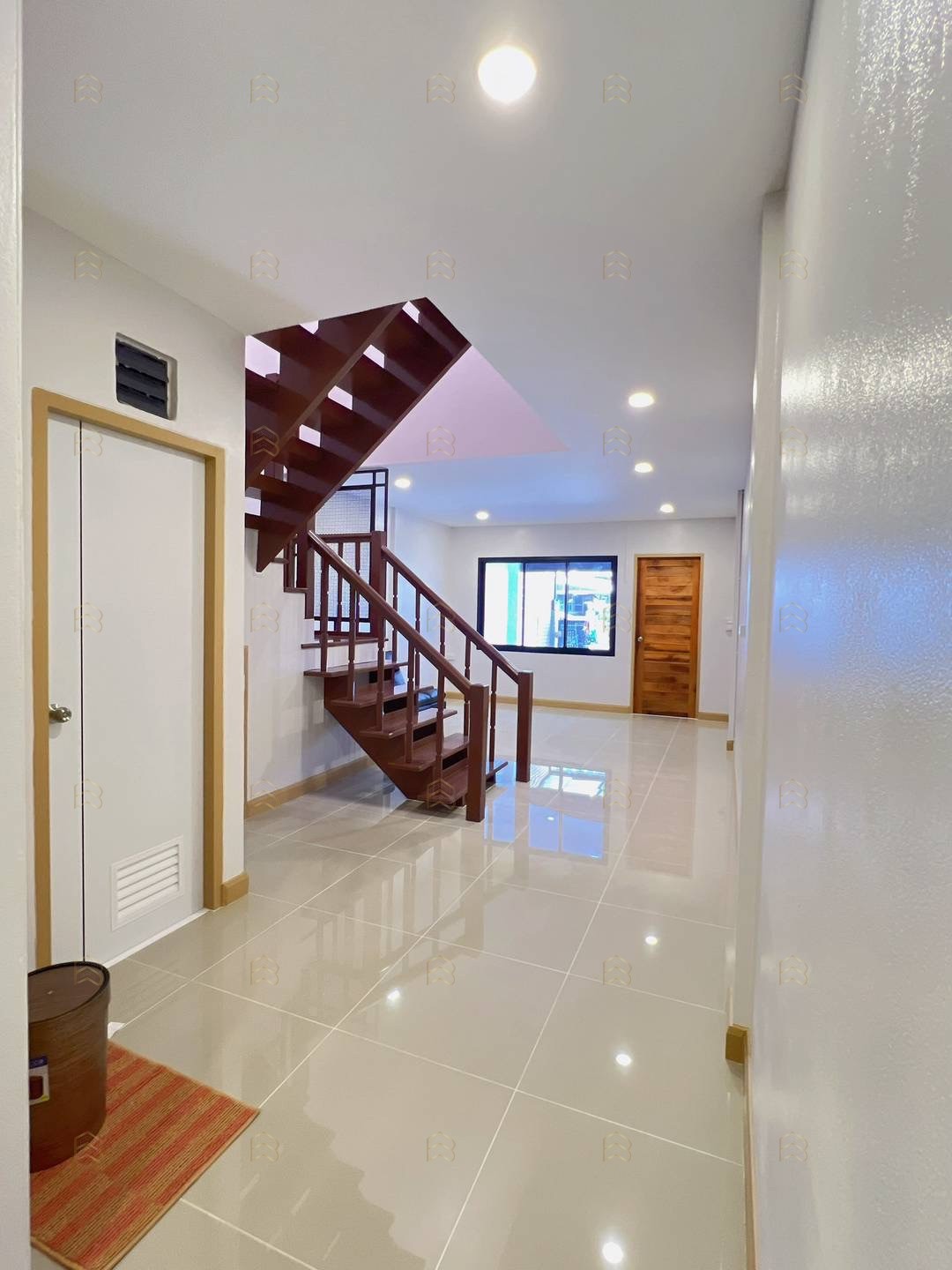 ขายทาวน์เฮ้าส์ 2 ชั้น หมู่บ้านบุศรินทร์ บางบัวทอง ตกแต่งใหม่พร้อมอยู่ โครงการแลนด์ แอนด์ เฮ้าส์ ใกล้รถไฟฟ้าแยกบางพลู - Image 5