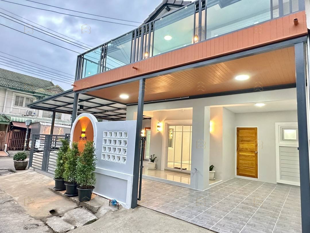 ขายทาวน์เฮ้าส์ 2 ชั้น หลังมุม พฤกษา 10 ไทรน้อย 30 ตร.ว. พื้นที่กว้าง 4 นอน 2 น้ำ ตกแต่งใหม่พร้อมระเบียง - Image 4