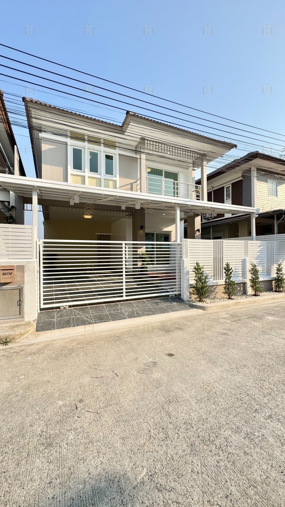 ขายบ้านแฝดไซส์ใหญ่ เติมรัก 5 ถนนเมน 42 ตร.ว. ตกแต่งใหม่พร้อมเฟอร์นิเจอร์ Index ครบชุด - Image 2