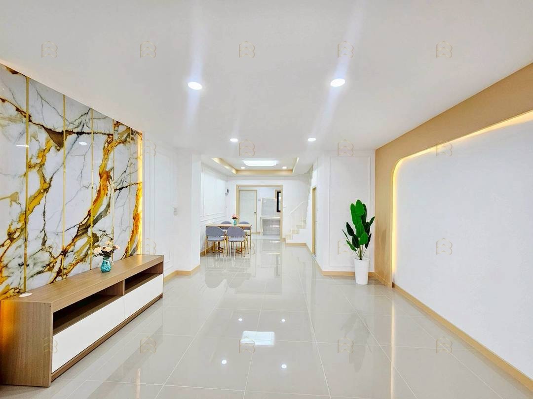 ขายทาวน์เฮ้าส์ 2 ชั้น หมู่บ้านบัวทองธานี ทำเลต้นโครงการ เดินทางสะดวก ใกล้ท่ารถตู้และตลาด - Image 5