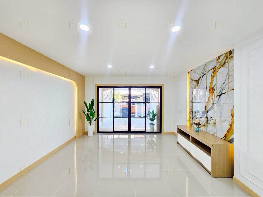 ขายทาวน์เฮ้าส์ 2 ชั้น หมู่บ้านบัวทองธานี ทำเลต้นโครงการ เดินทางสะดวก ใกล้ท่ารถตู้และตลาด - Image 6