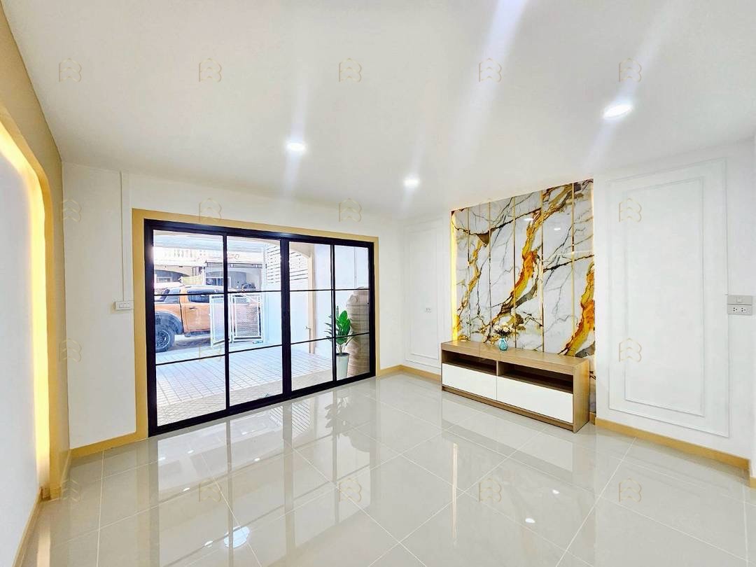 ขายทาวน์เฮ้าส์ 2 ชั้น หมู่บ้านบัวทองธานี ทำเลต้นโครงการ เดินทางสะดวก ใกล้ท่ารถตู้และตลาด - Image 9