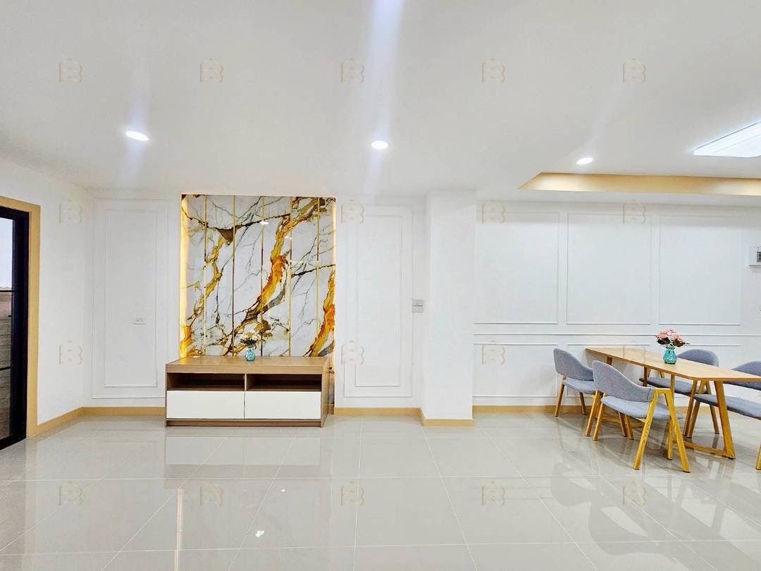 ขายทาวน์เฮ้าส์ 2 ชั้น หมู่บ้านบัวทองธานี ทำเลต้นโครงการ เดินทางสะดวก ใกล้ท่ารถตู้และตลาด - Image 10