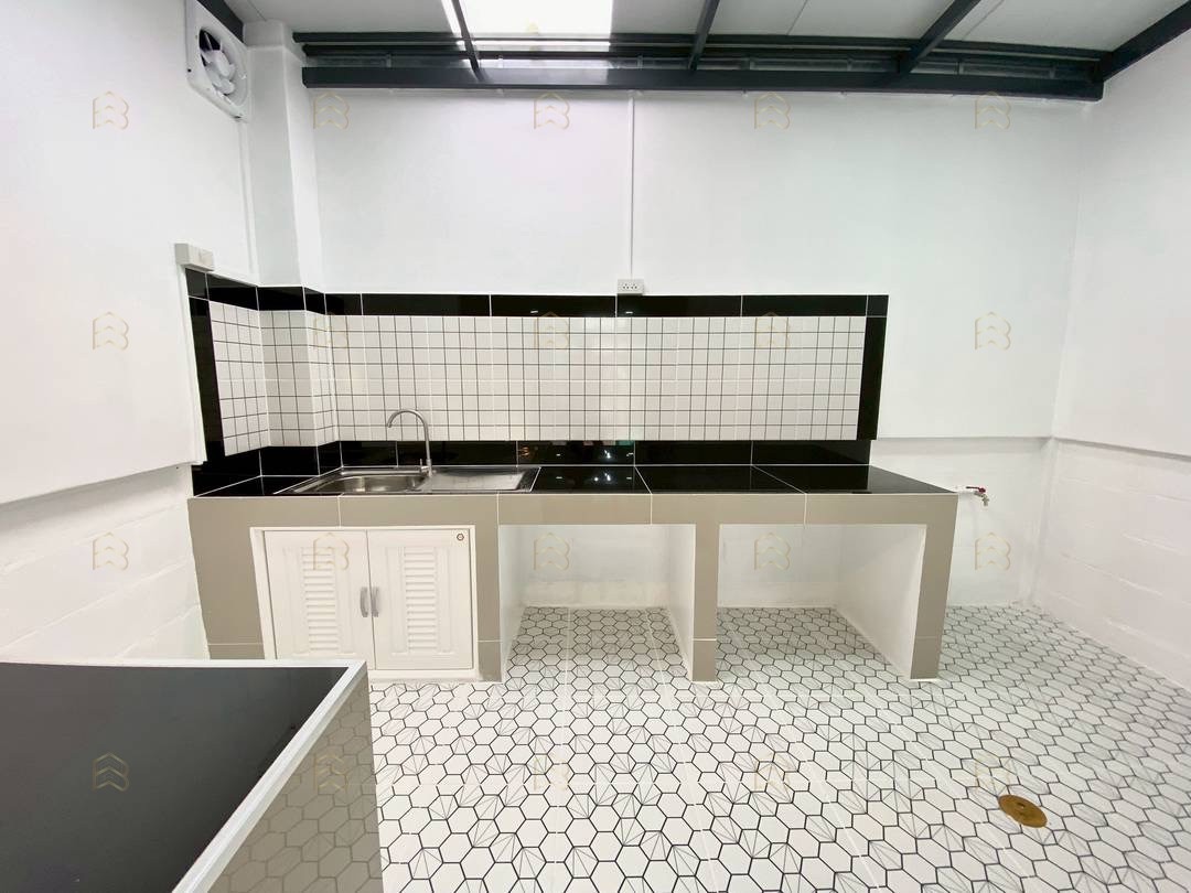 ขายทาวน์เฮาส์ 2 ชั้น หมู่บ้านนันทิชา 3/8 บางบัวทอง แต่งใหม่ทั้งหลัง มีระเบียงรับลม ทำเลใกล้บิ๊กซีไทรน้อย - Image 9